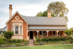 The Monarch Tumut - Luxury in the valley